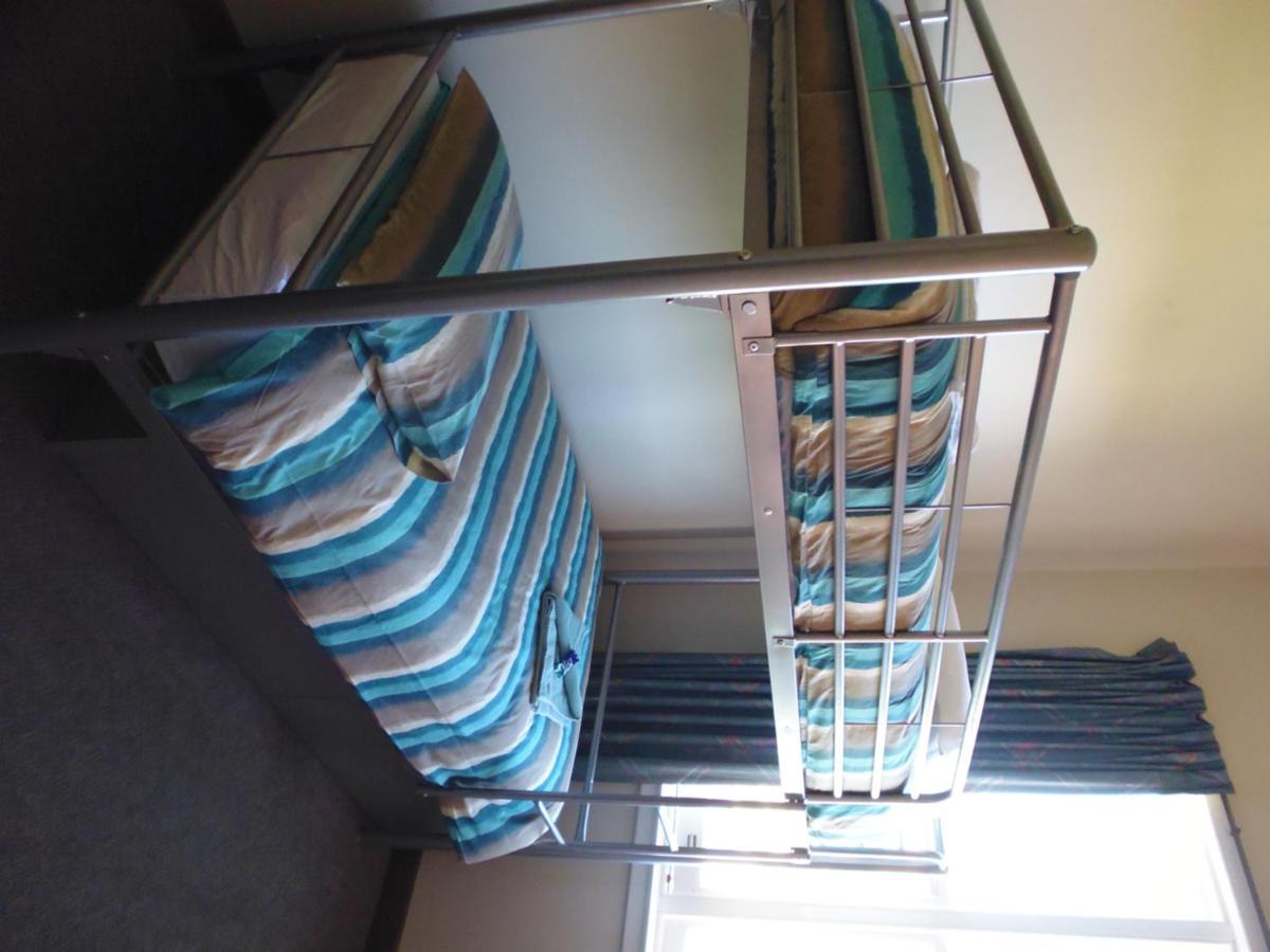 Happy Backpacker Hostel Penguin Bagian luar foto