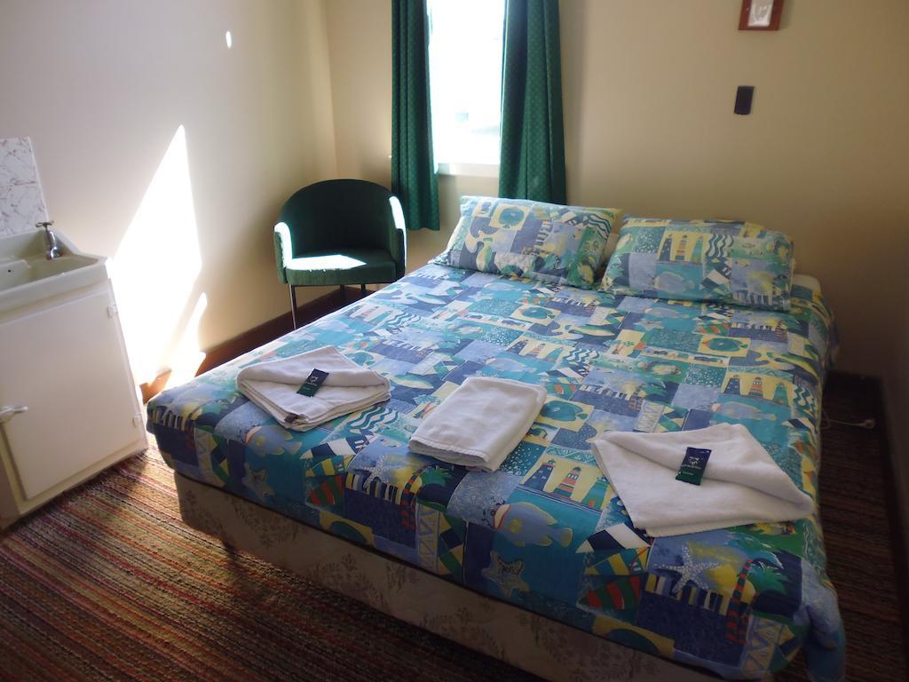 Happy Backpacker Hostel Penguin Ruang foto