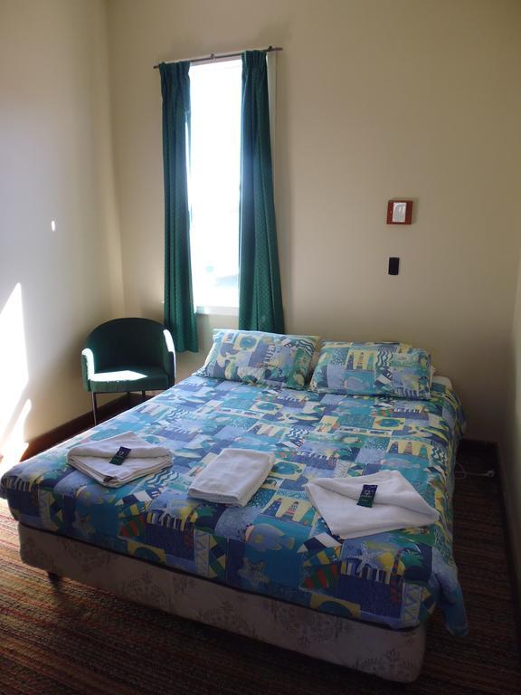 Happy Backpacker Hostel Penguin Bagian luar foto